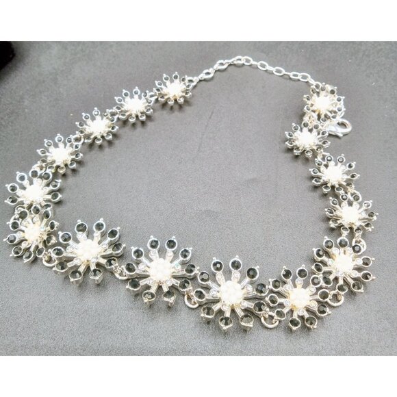 Necklace Snowflake Look Clear White Silver Black 19.25 Inch Adjust Lobster Clasp - Picture 2 of 13